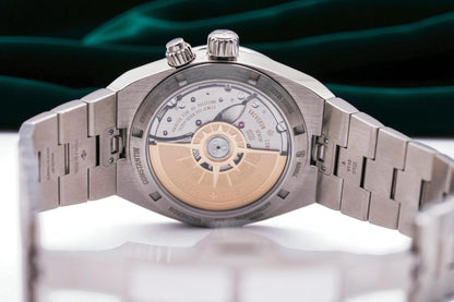 Vacheron Constantin Overseas, Ref. 7900v/110a-b546 | a Rare Stainless Steel Dual Time Blue Dial Complete Set Luxury Sports Watch