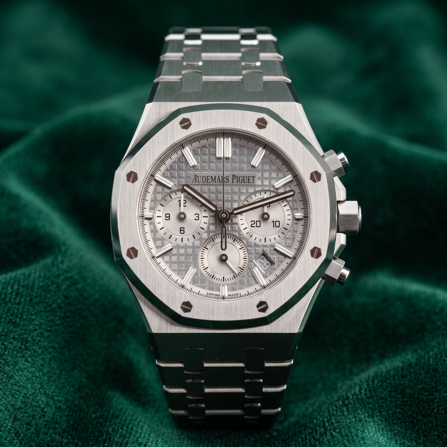 Audemars Piguet Royal Oak Chronograph | Reference 26715ST.OO.1356ST.02 | A Grey Dial Wristwatch