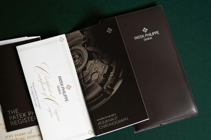 Patek Philippe Aquanaut 5968G-010 Khaki Green | A White Gold Flyback Chronograph timepiece in Full Set